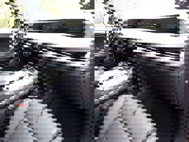 New 2025 Lincoln Navigator Reserve w/ Jet Appearance Package image 12