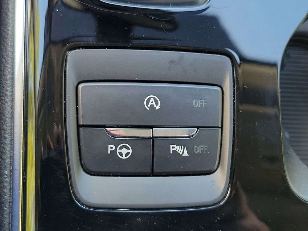 Used 2020 Ford Edge Titanium w/ Equipment Group 301A image 30