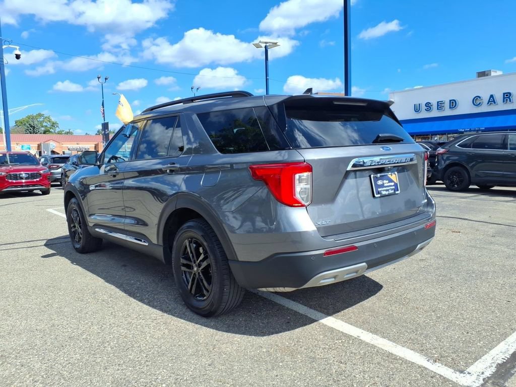 Certified 2024 Ford Explorer XLT w/ Equipment Group 202A AWD/4WD image 9