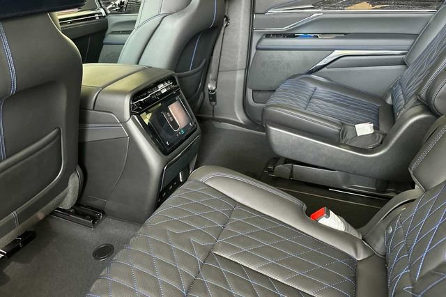 New 2025 Cadillac Escalade IQ Sport 1 w/ LPO, ONYX Package image 12