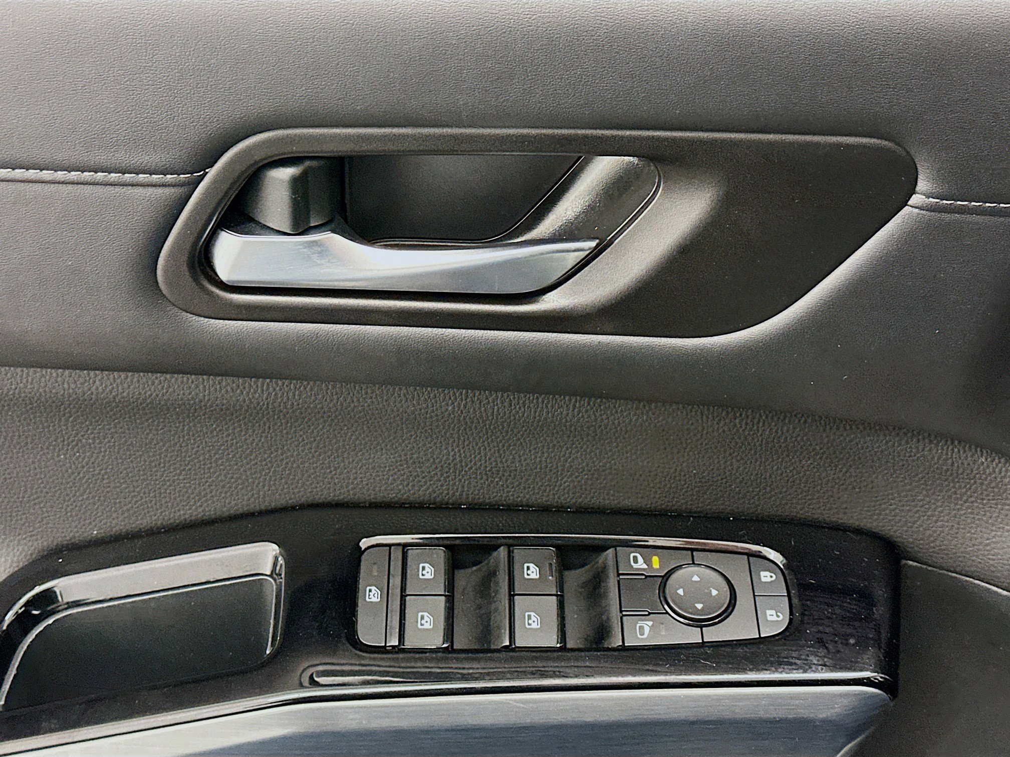 Used 2024 Nissan Pathfinder SL image 15