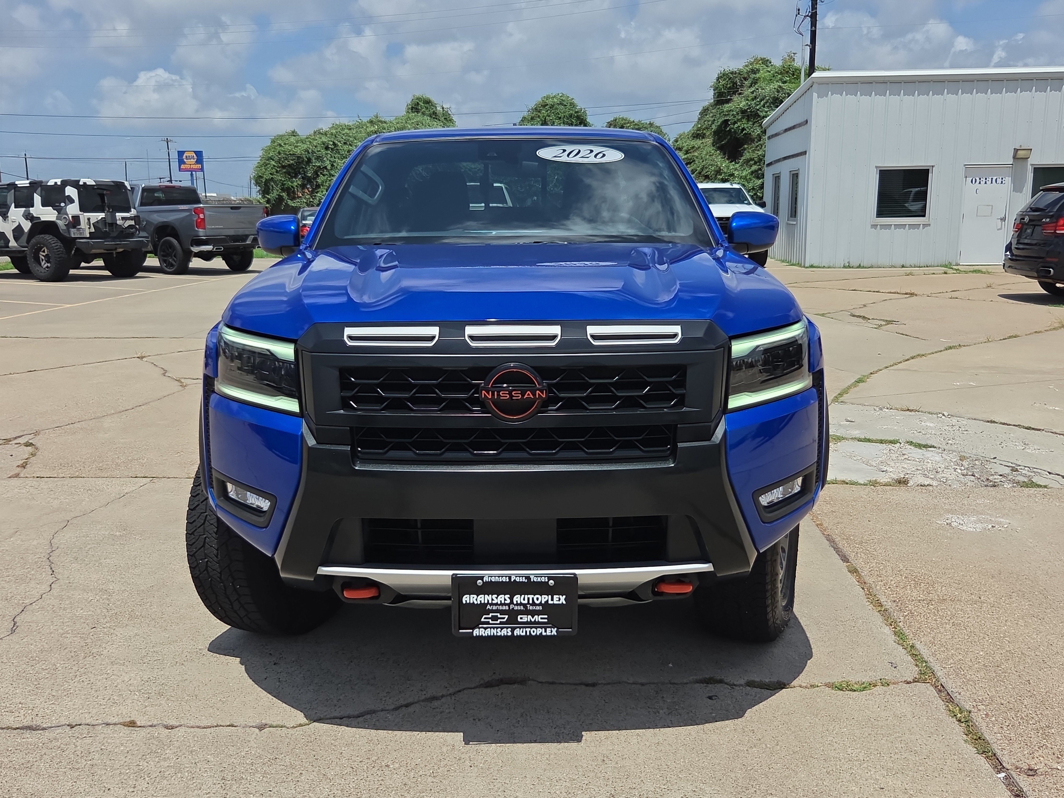 Used 2026 Nissan Frontier PRO-4X w/ Tow Package AWD/4WD image 2