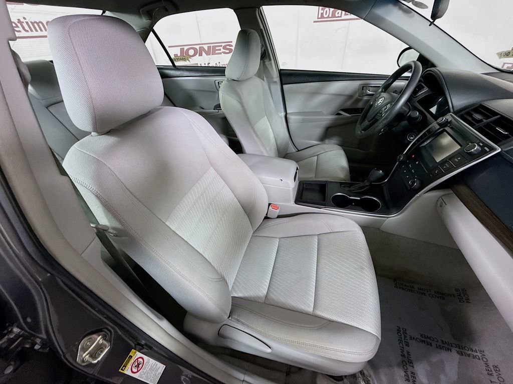 Used 2016 Toyota Camry LE FWD image 28
