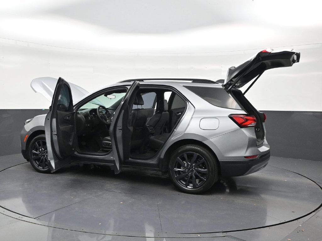 Used 2024 Chevrolet Equinox RS w/ RS Leather Package FWD image 31