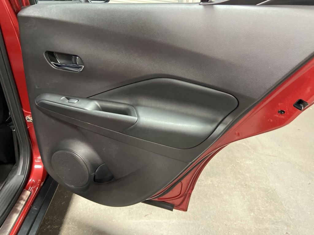 Used 2019 Nissan Kicks SR w/ SR Premium Package FWD image 11