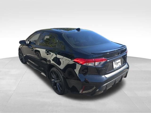 Used 2023 Toyota Corolla SE w/ Carpet Mat Package (TMS) image 3