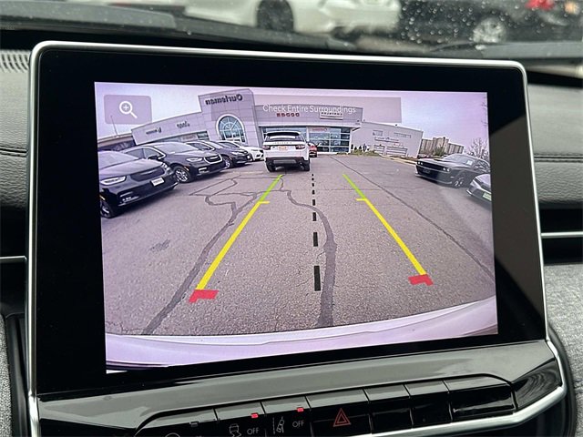 Certified 2023 Jeep Compass Sport image 18