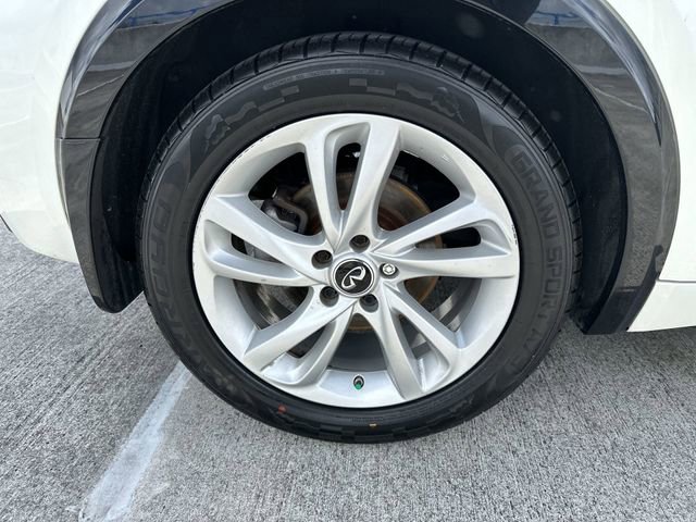 Used 2019 INFINITI QX30 w/ Navigation Package image 11