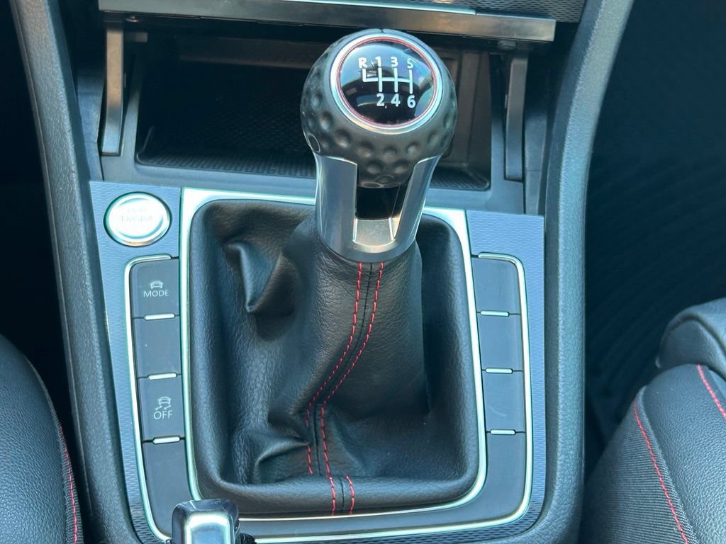 Used 2017 Volkswagen GTI Autobahn FWD image 32