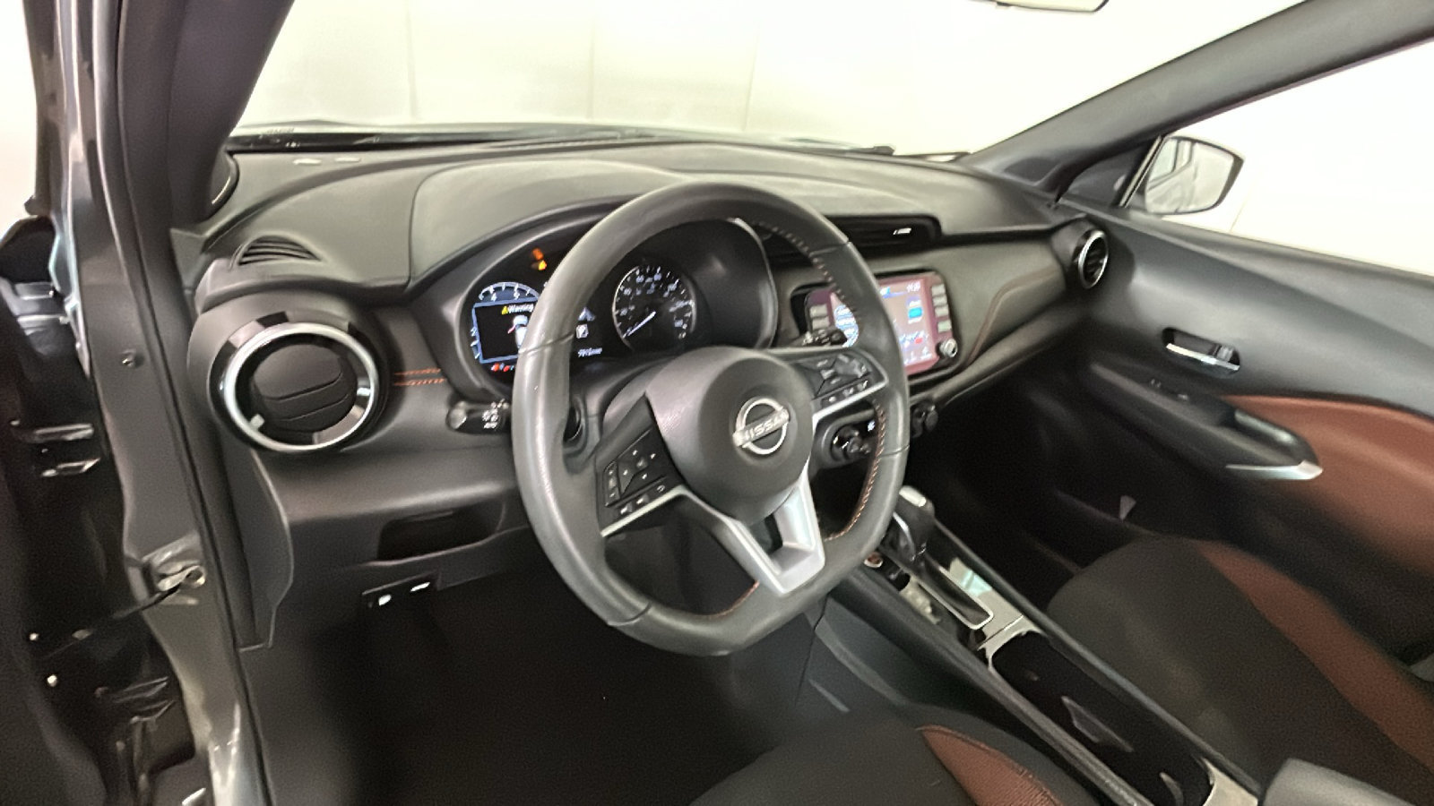 Used 2023 Nissan Kicks SR FWD image 15