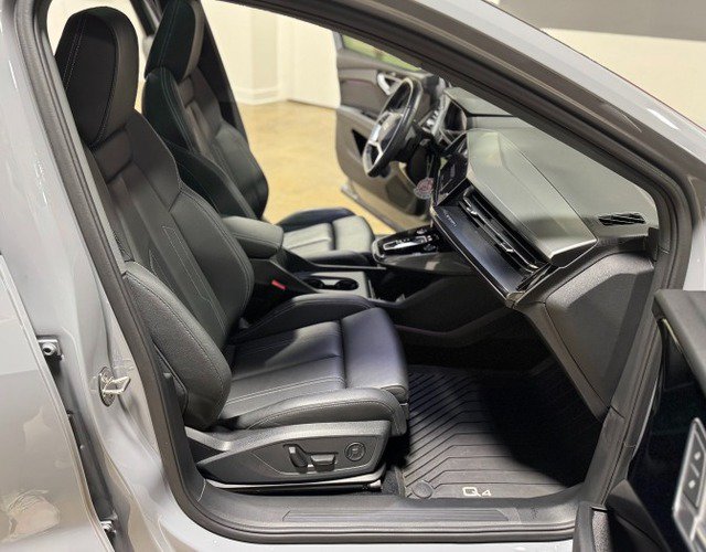 Used 2024 Audi Q4 e-tron Premium Plus AWD/4WD image 27