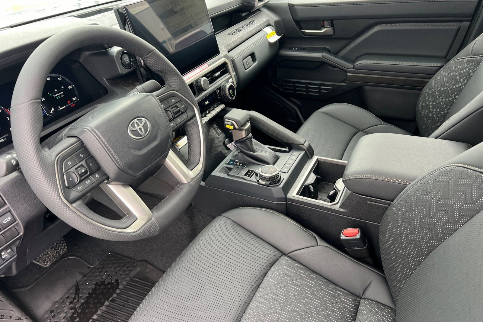 Used 2024 Toyota Tacoma Limited w/ Limited Package (LT) AWD/4WD image 7