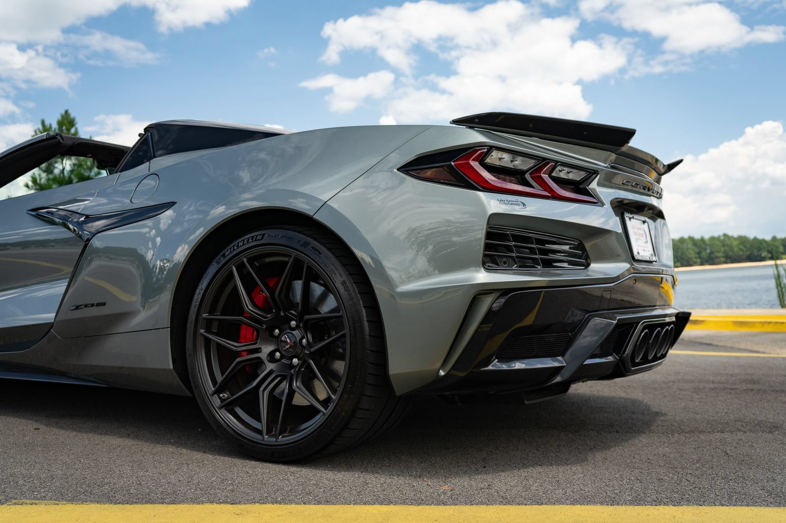 Used 2023 Chevrolet Corvette Z06 RWD image 21