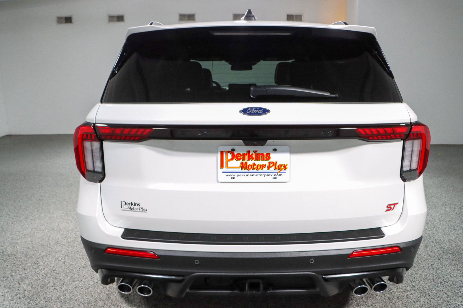 Used 2025 Ford Explorer ST AWD/4WD image 8