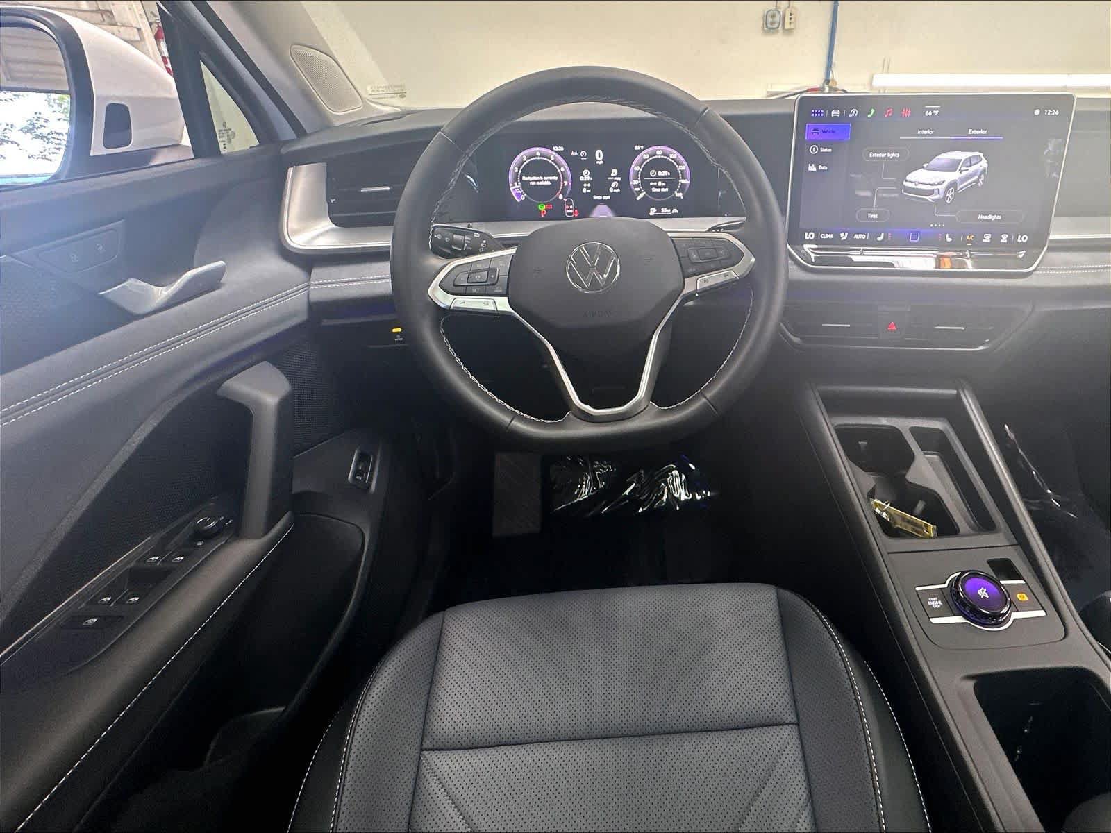 Used 2026 Volkswagen Tiguan SE w/ Panoramic Sunroof Package AWD/4WD image 11