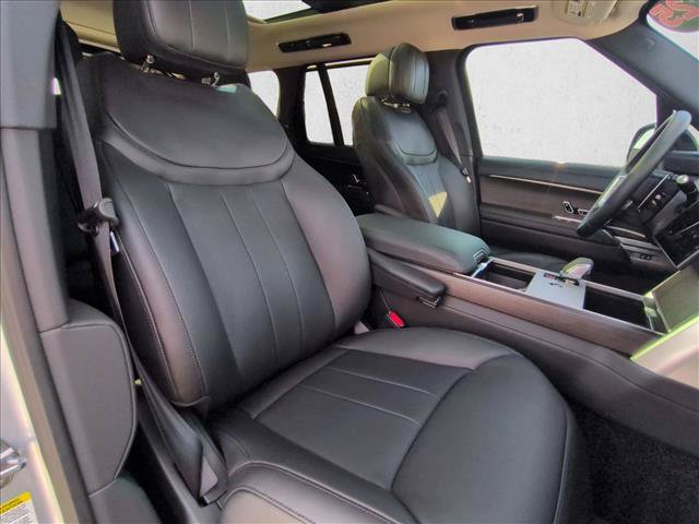 Used 2025 Land Rover Range Rover SE AWD/4WD image 23