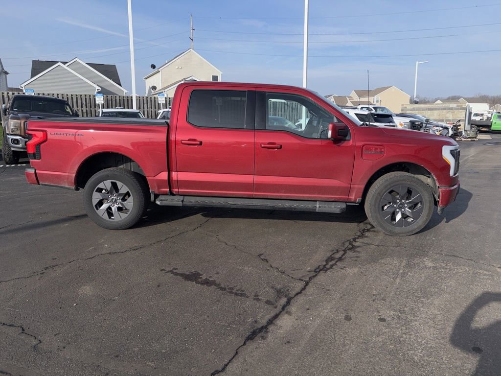 Used 2023 Ford F150 Lightning Lariat image 4