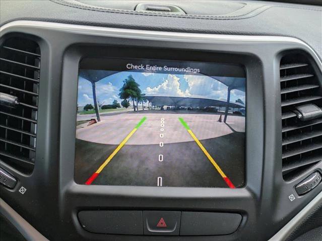 Used 2015 Jeep Cherokee Latitude FWD image 15