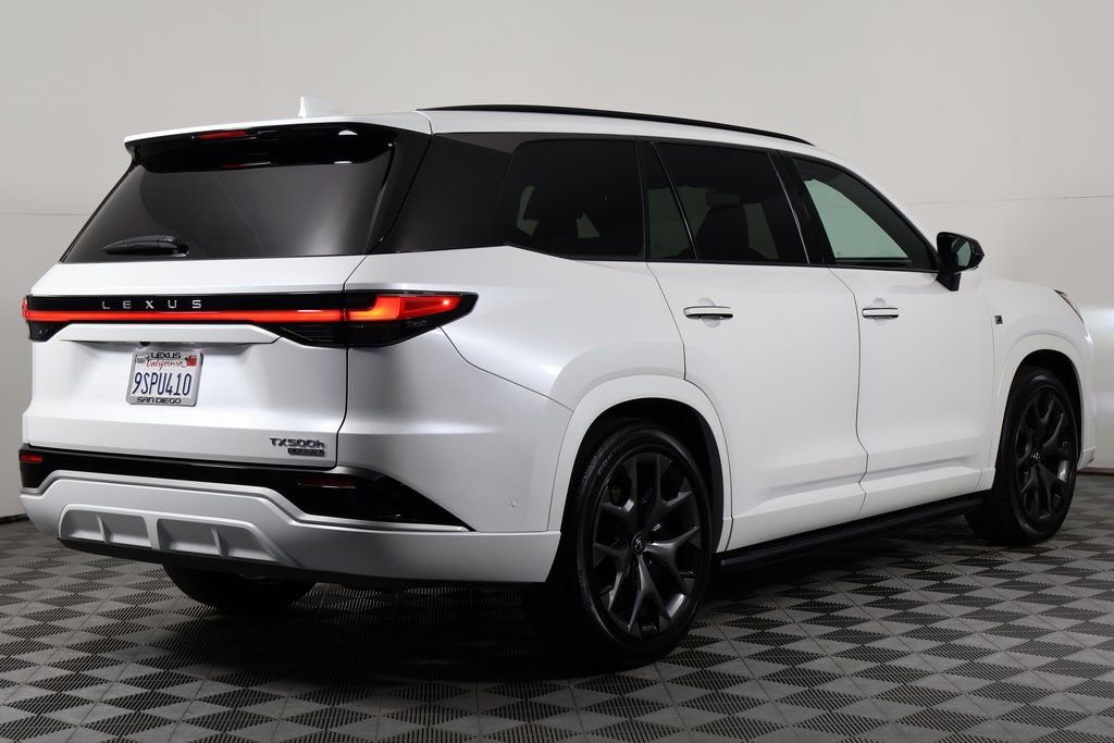 Used 2025 Lexus TX 500h AWD w/ Technology Package image 4