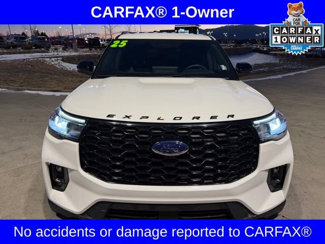 Used 2025 Ford Explorer ST-Line w/ ST-Line Street Pack image 2