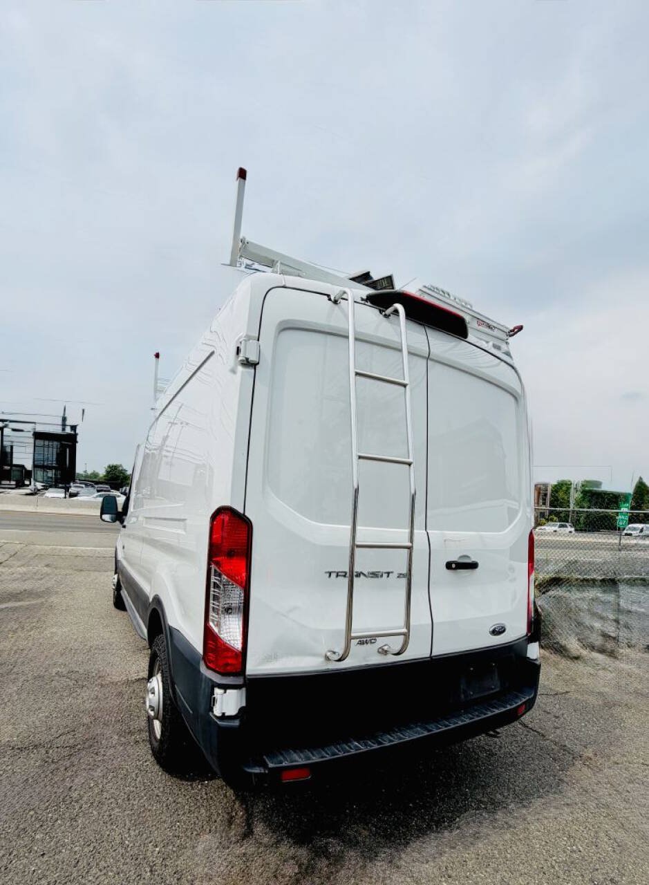 Used 2023 Ford Transit 250 Medium Roof AWD w/ Load Area Protection Package image 12