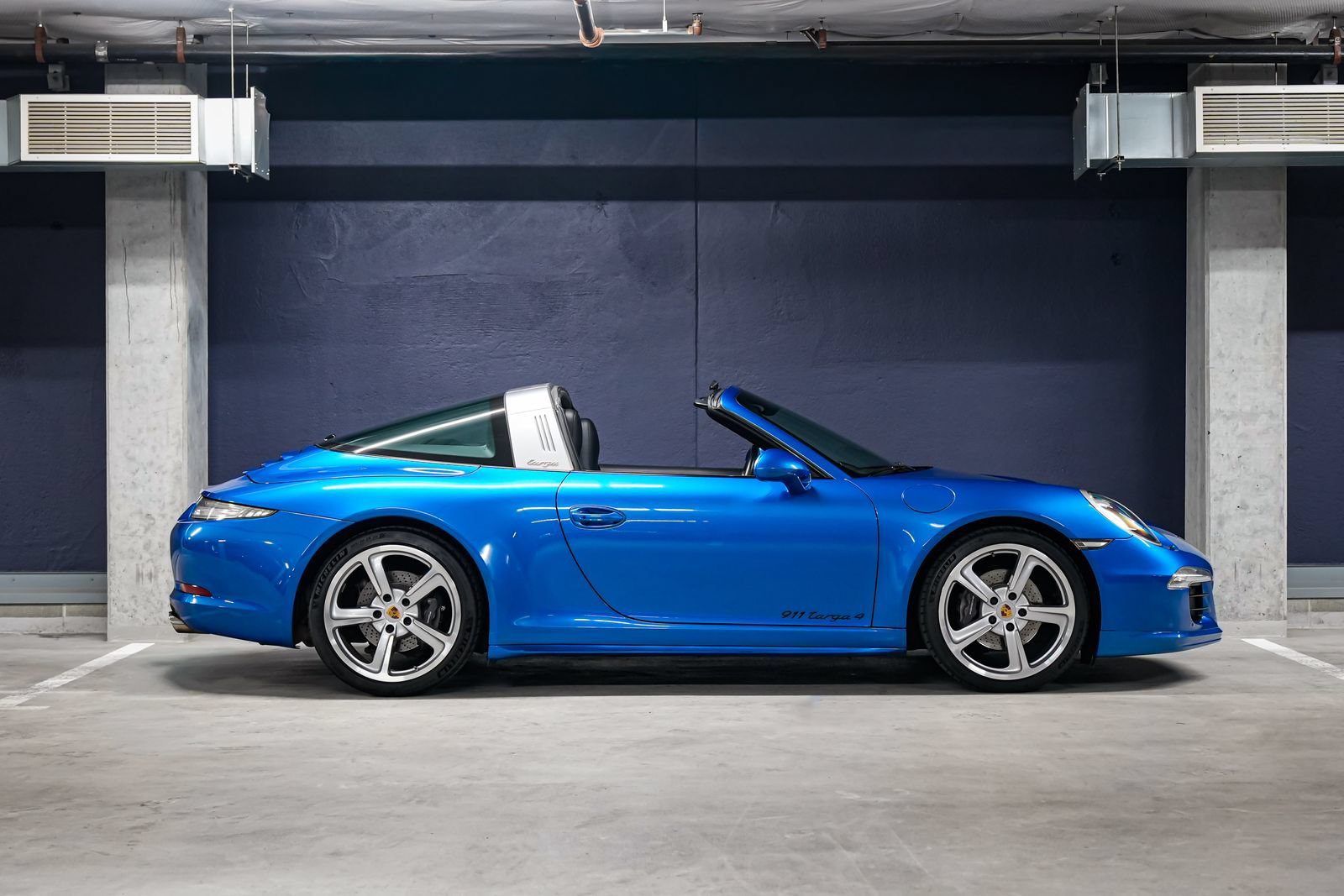 Used 2015 Porsche 911 Targa 4 AWD/4WD image 2