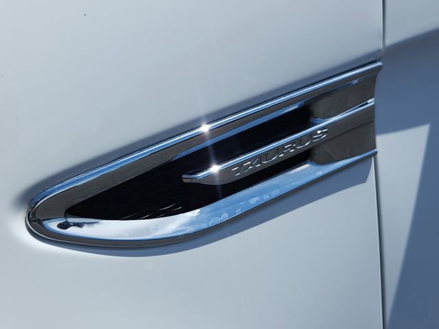 Used 2013 Ford Taurus SE FWD image 24