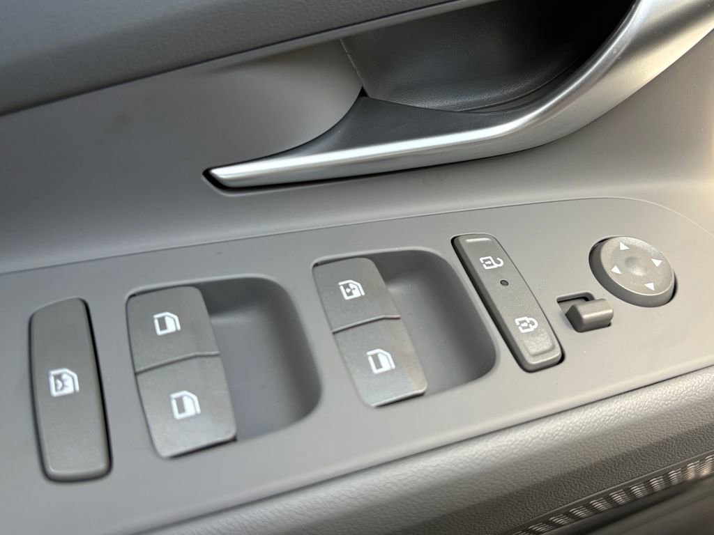 New 2026 Hyundai Elantra Sport image 9