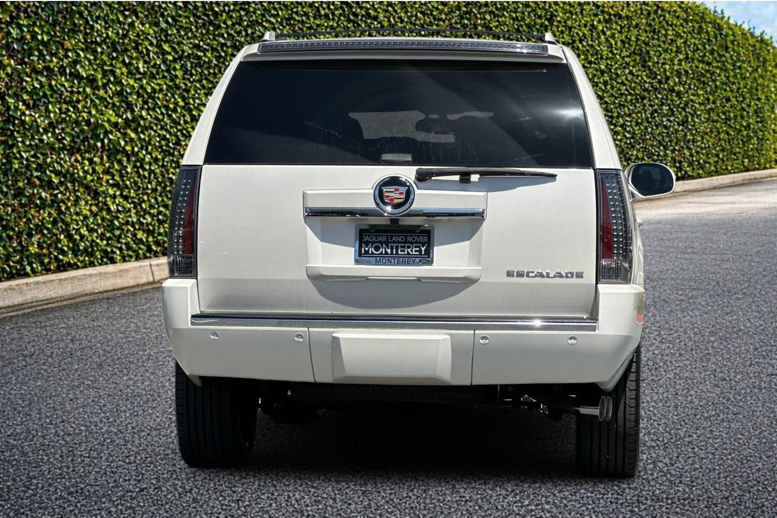 Used 2013 Cadillac Escalade Premium AWD/4WD image 5