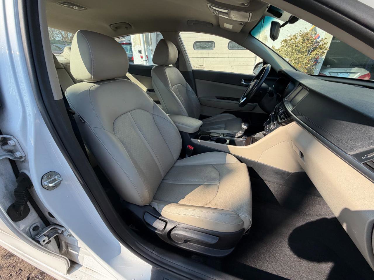 Used 2017 Kia Optima EX image 33