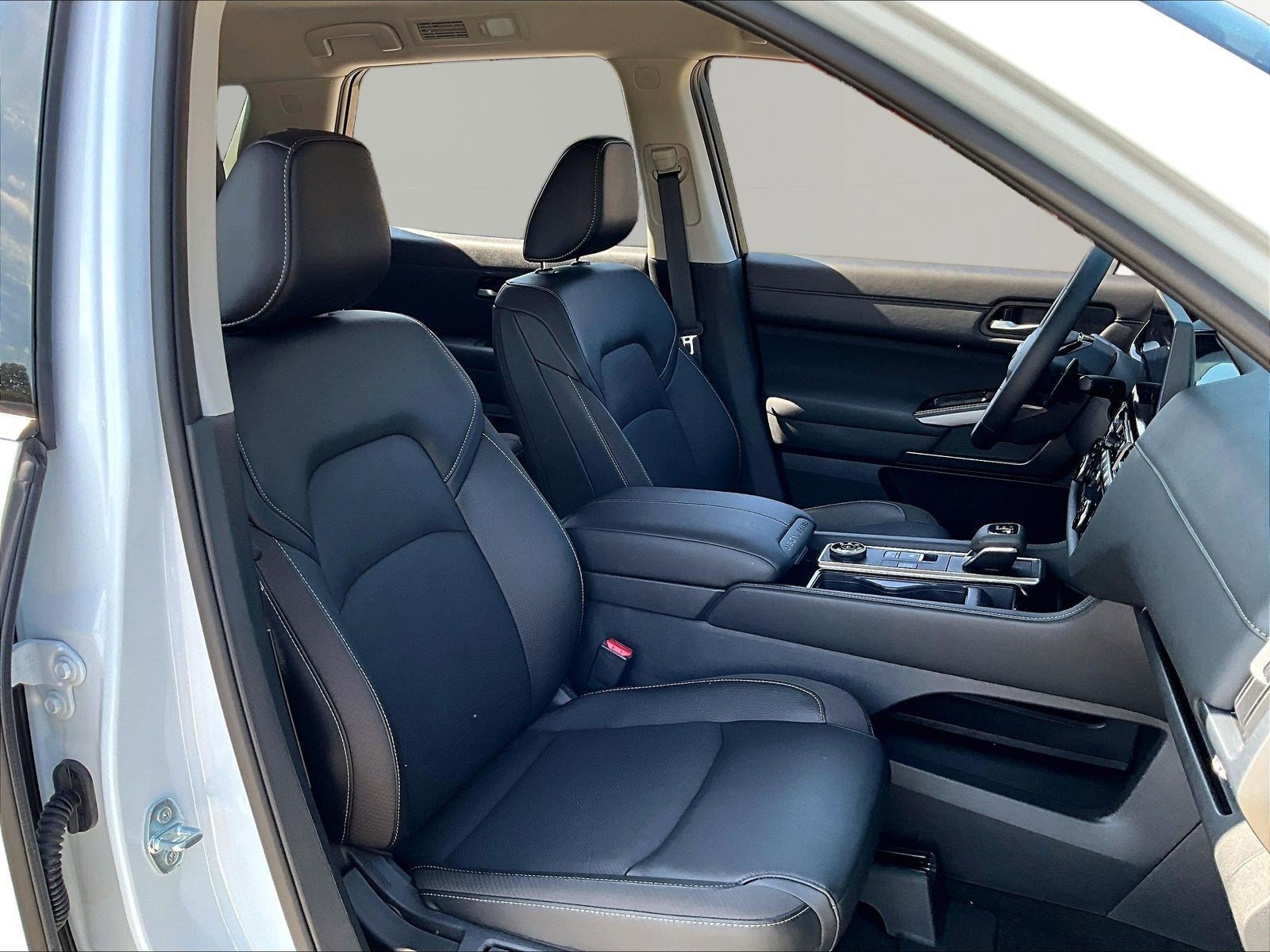 Certified 2026 Nissan Pathfinder SL AWD/4WD image 28