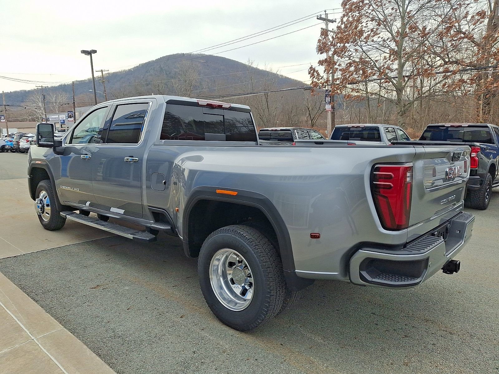New 2026 GMC Sierra 3500 Denali w/ Denali Reserve Package image 4