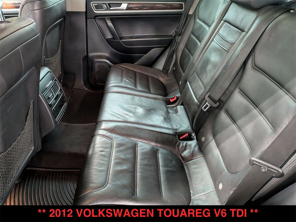Used 2012 Volkswagen Touareg Sport image 4