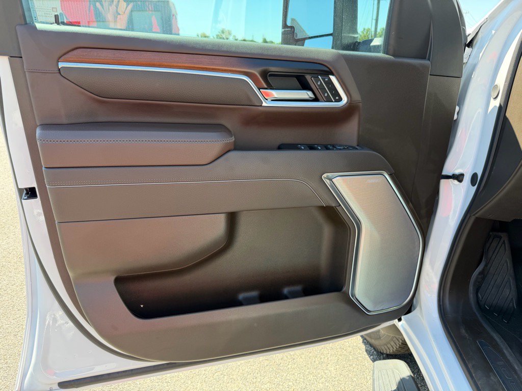 Used 2025 GMC Sierra 3500 Denali w/ Denali Reserve Package AWD/4WD image 30