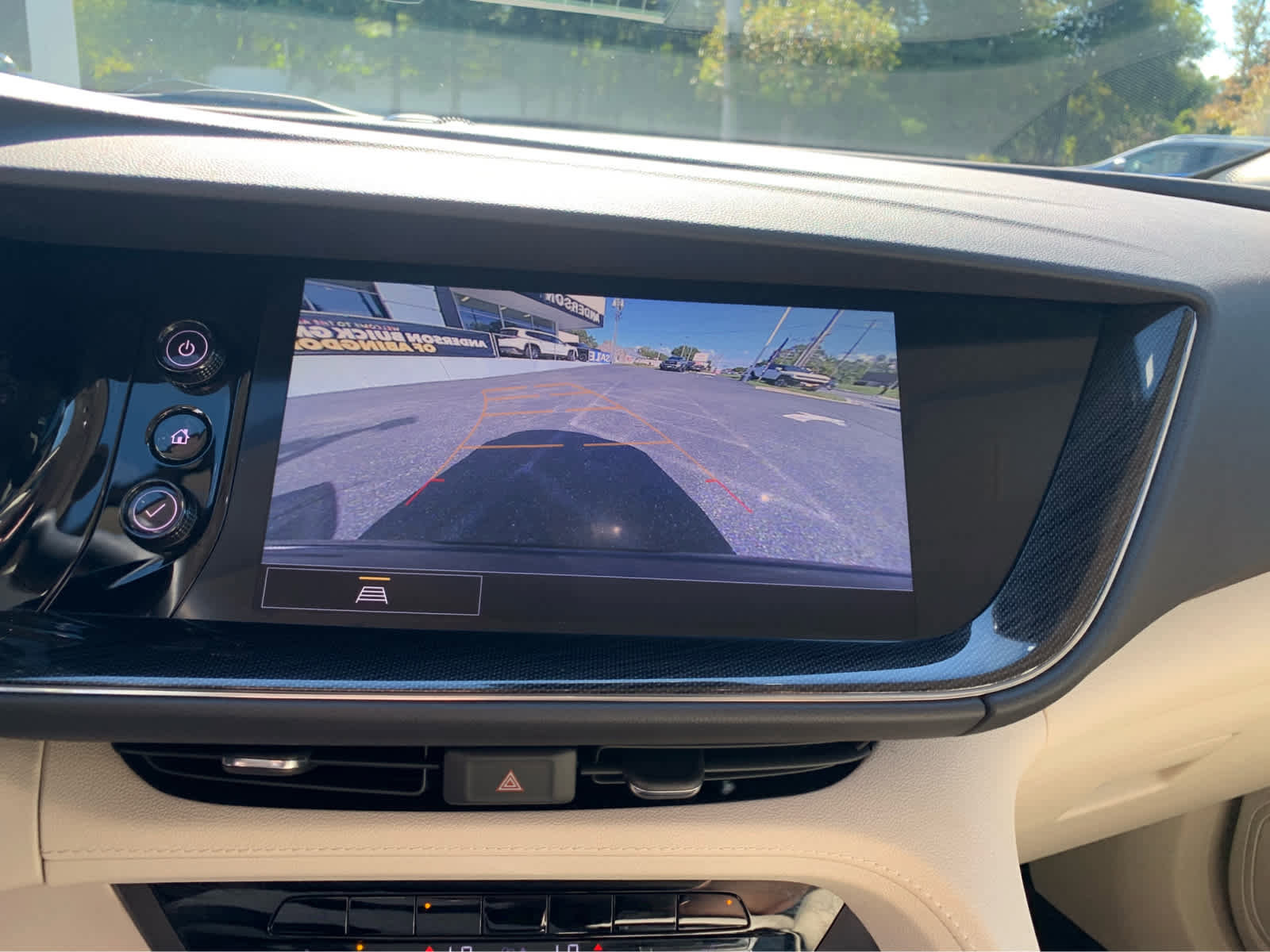 Used 2022 Buick Envision Essence w/ Safety Package image 16