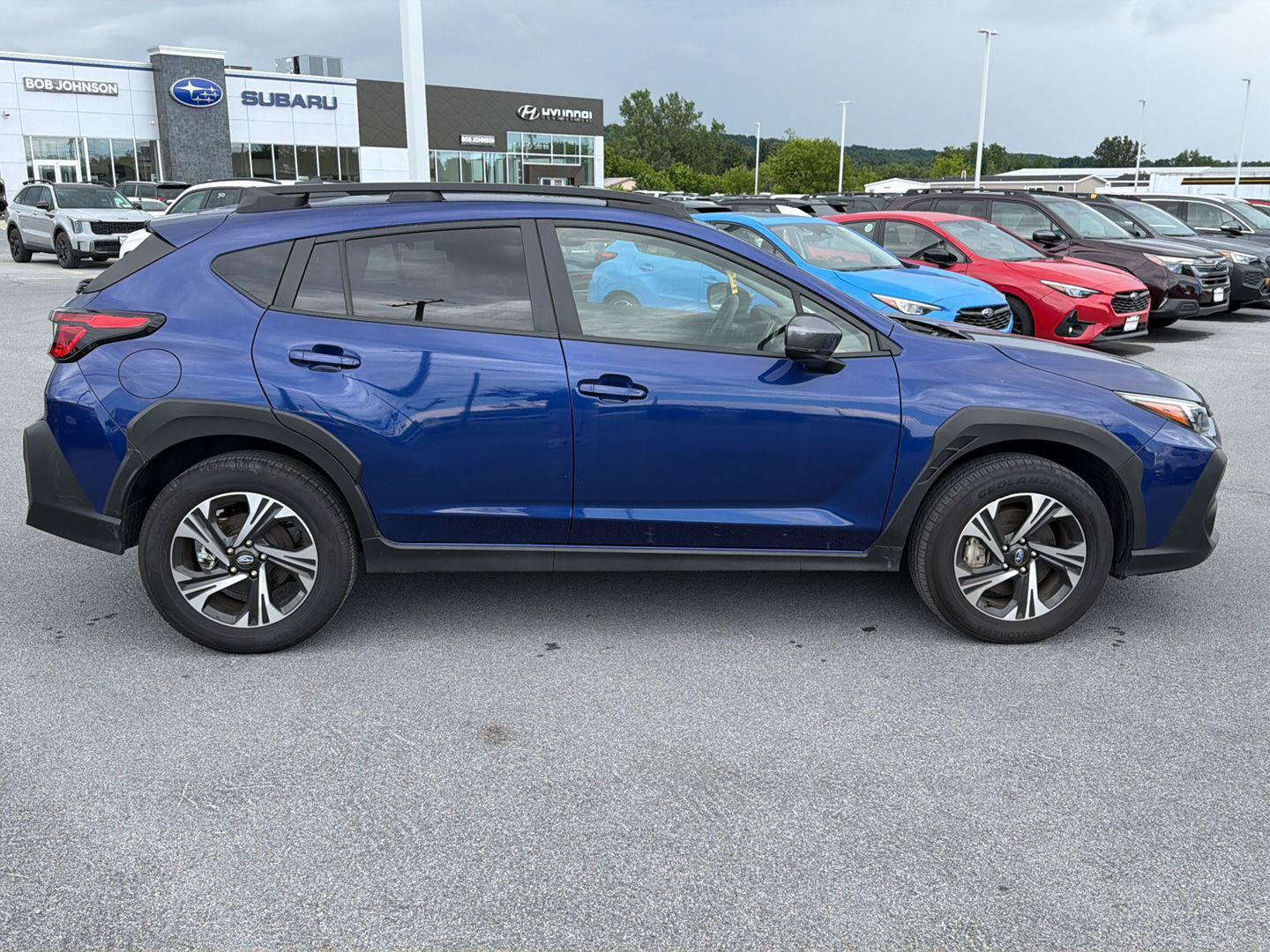 Used 2025 Subaru Crosstrek 2.5i Premium AWD/4WD image 2