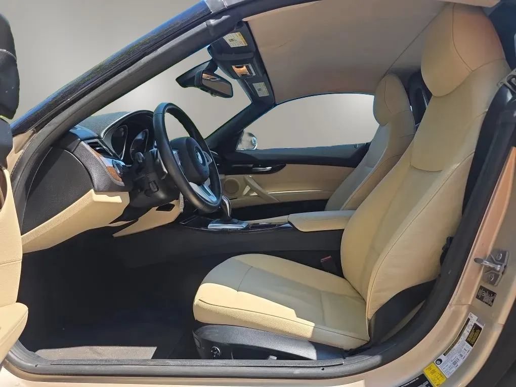 Used 2012 BMW Z4 sDrive35i RWD image 13