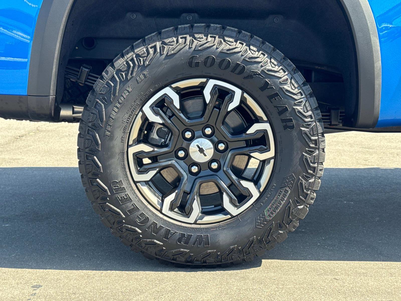 Used 2025 Chevrolet Silverado 1500 ZR2 w/ Technology Package image 28