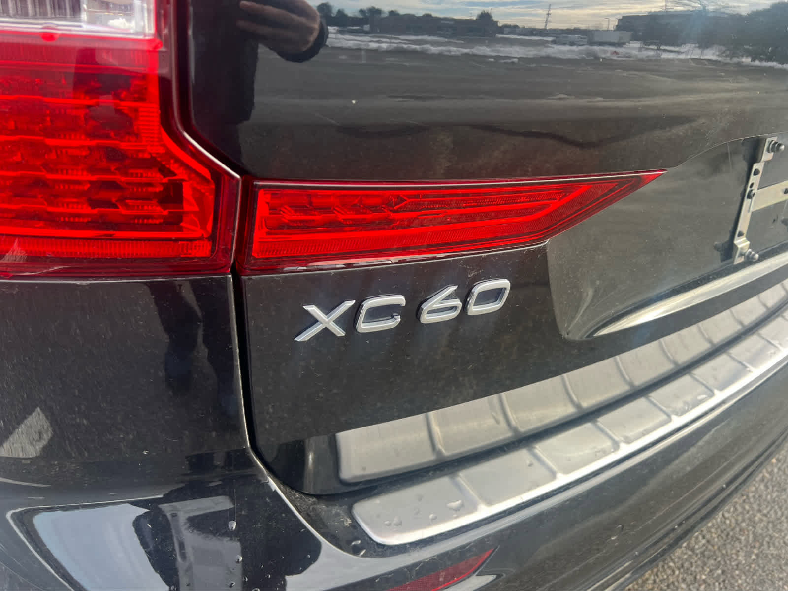 Used 2024 Volvo XC60 B5 Plus image 8