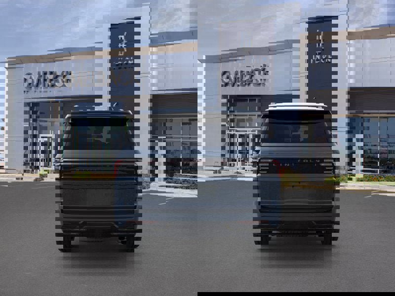 New 2026 Lincoln Navigator Reserve w/ Jet Appearance Package image 5