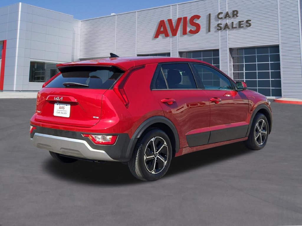Used 2025 Kia Niro LX FWD image 5