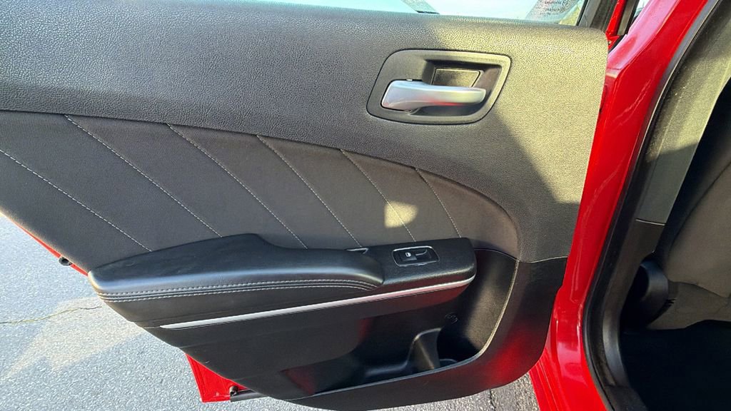 Used 2022 Dodge Charger SXT image 14