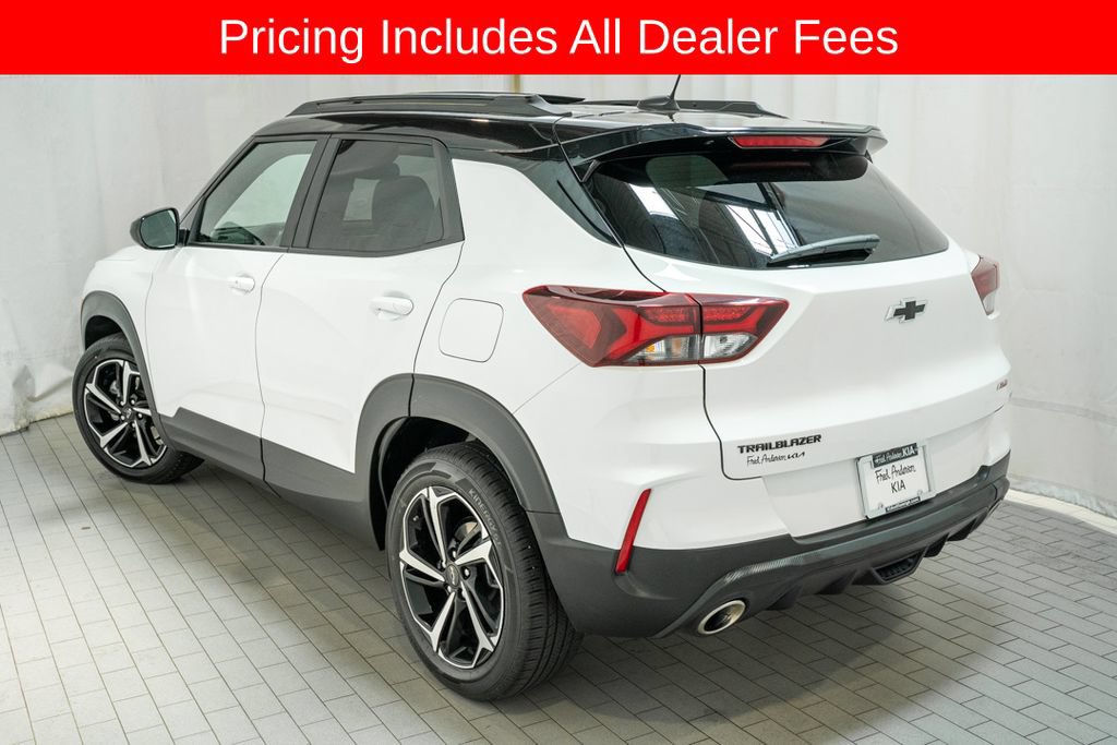 Used 2023 Chevrolet TrailBlazer RS w/ Sun and Liftgate Package FWD image 3