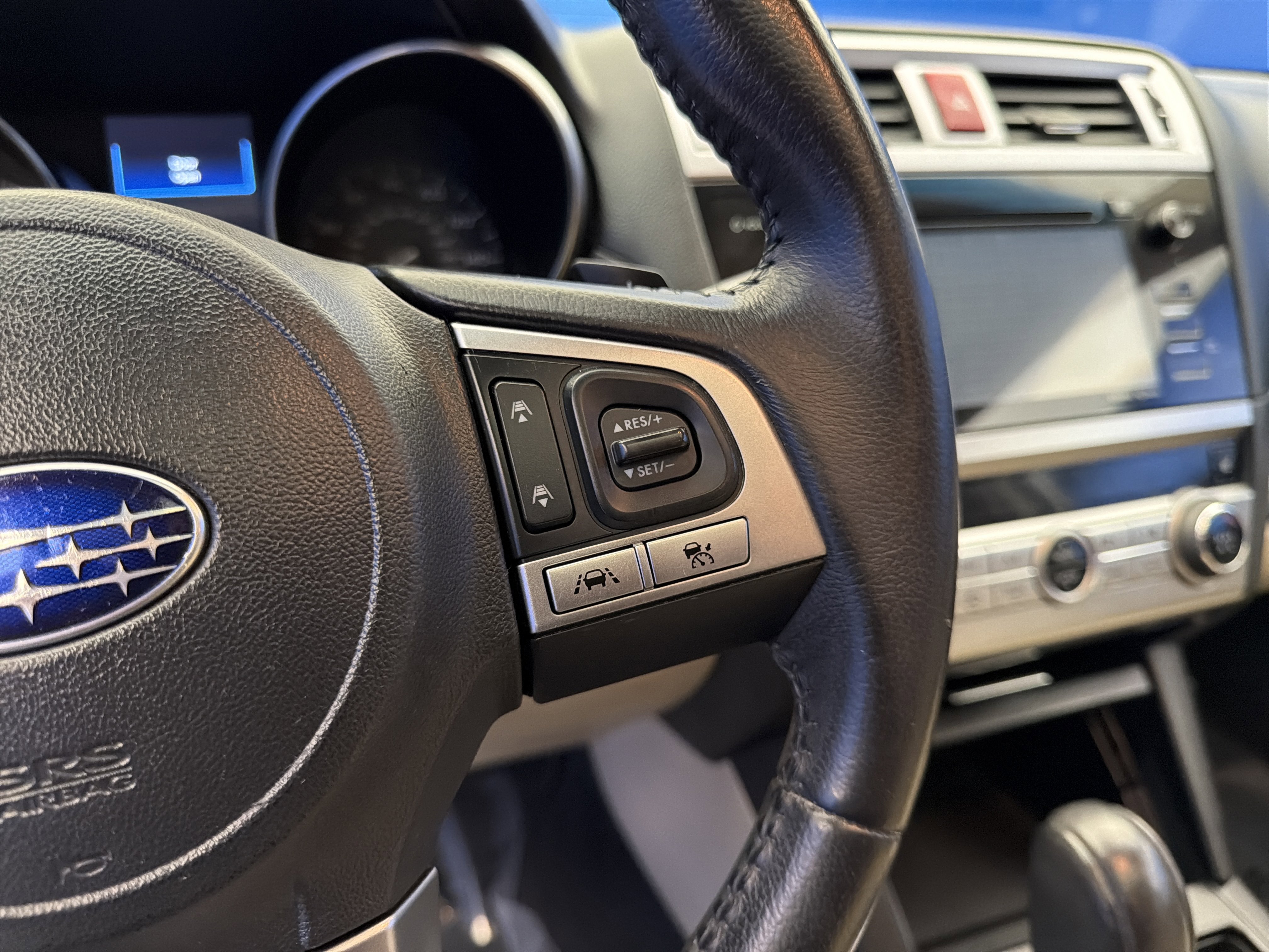 Used 2017 Subaru Outback 3.6R Limited image 17