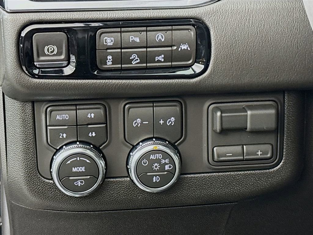 New 2026 GMC Yukon XL Denali image 10