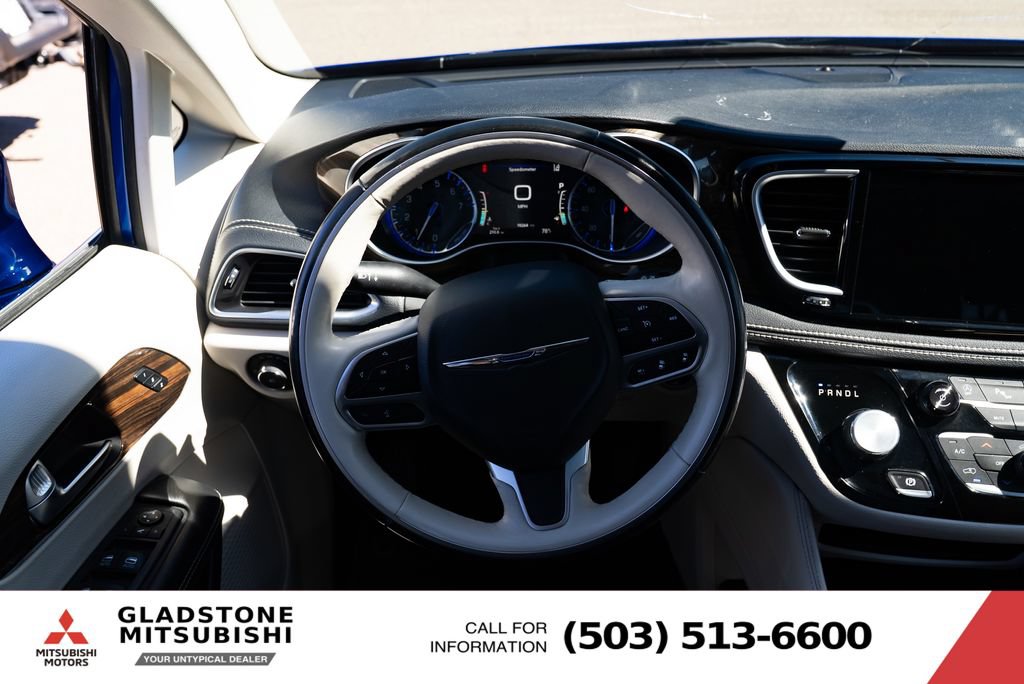 Used 2021 Chrysler Pacifica Limited AWD/4WD image 12