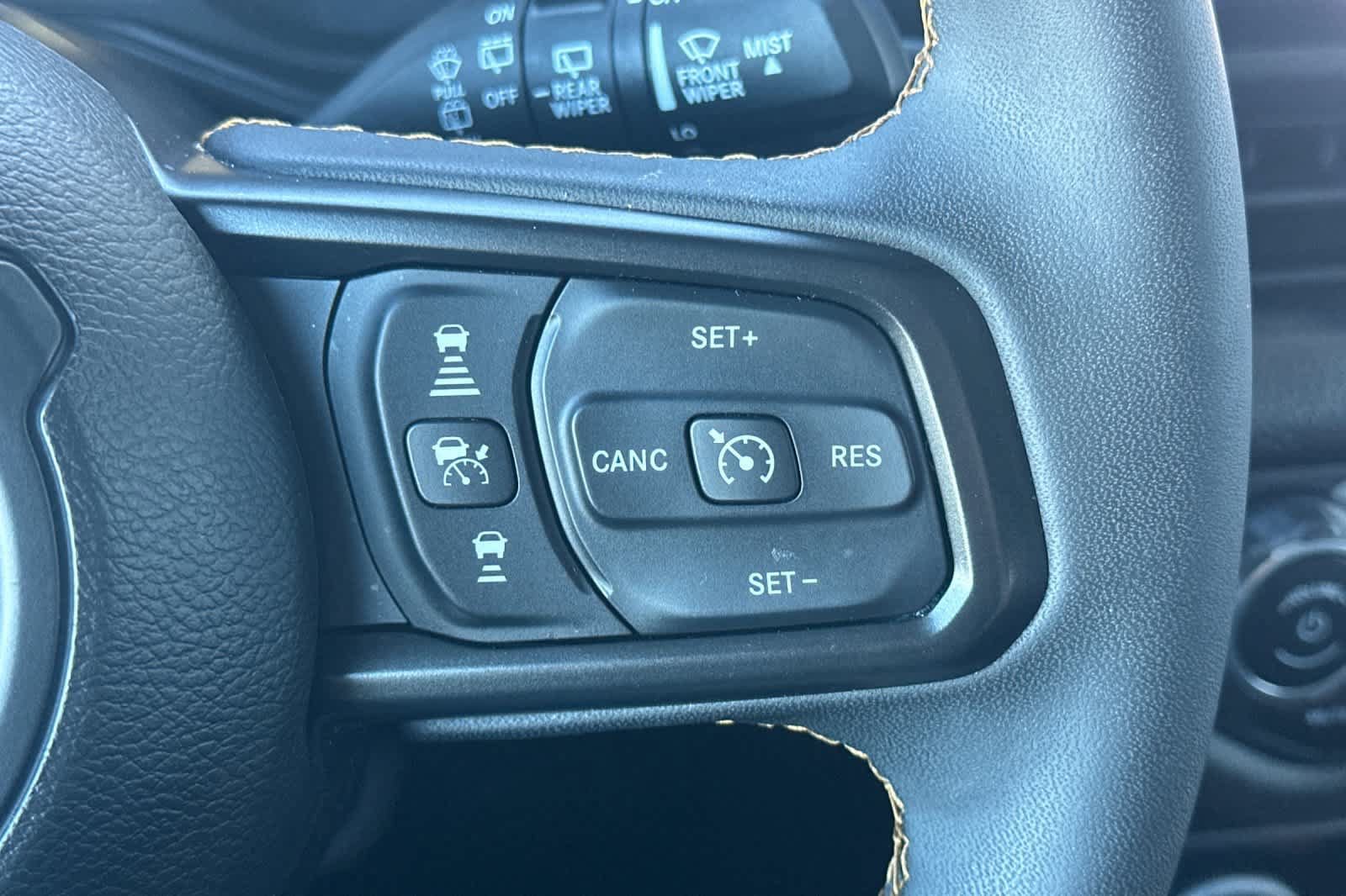 Used 2024 Jeep Wrangler Unlimited AWD/4WD image 27