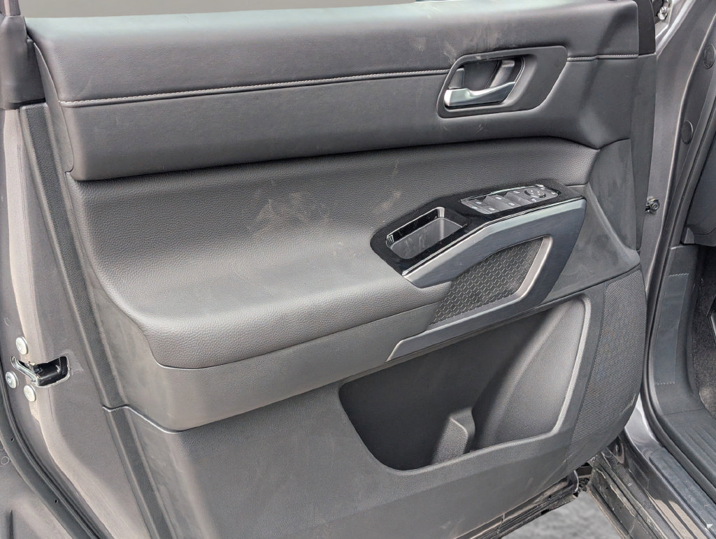 New 2026 Nissan Pathfinder SL w/ Cargo Package FWD image 15