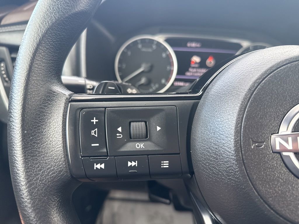 Used 2023 Nissan Rogue SV image 19