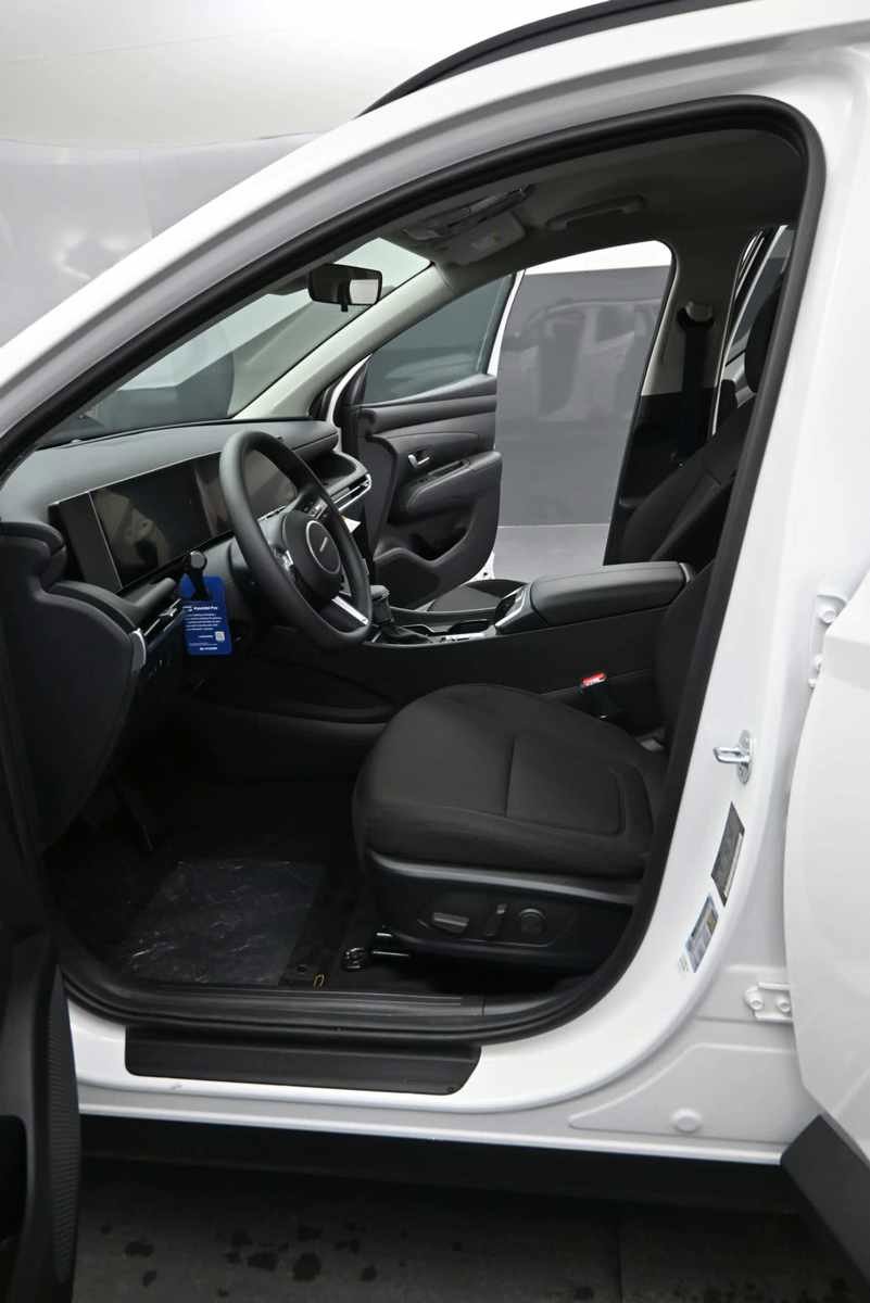 New 2026 Hyundai Tucson SEL FWD image 16